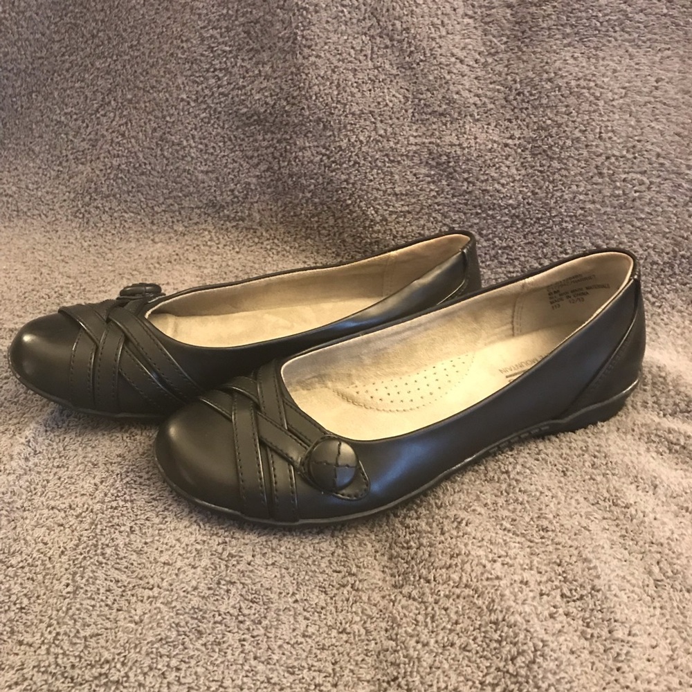Cliff’s Flats Shoes, size 6